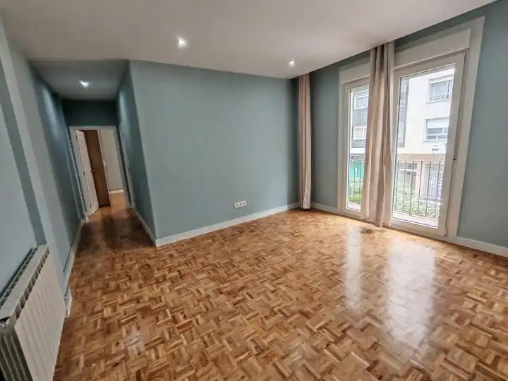 Habitación de Piso de alquiler en Vigo  con Calefacción y Balcón