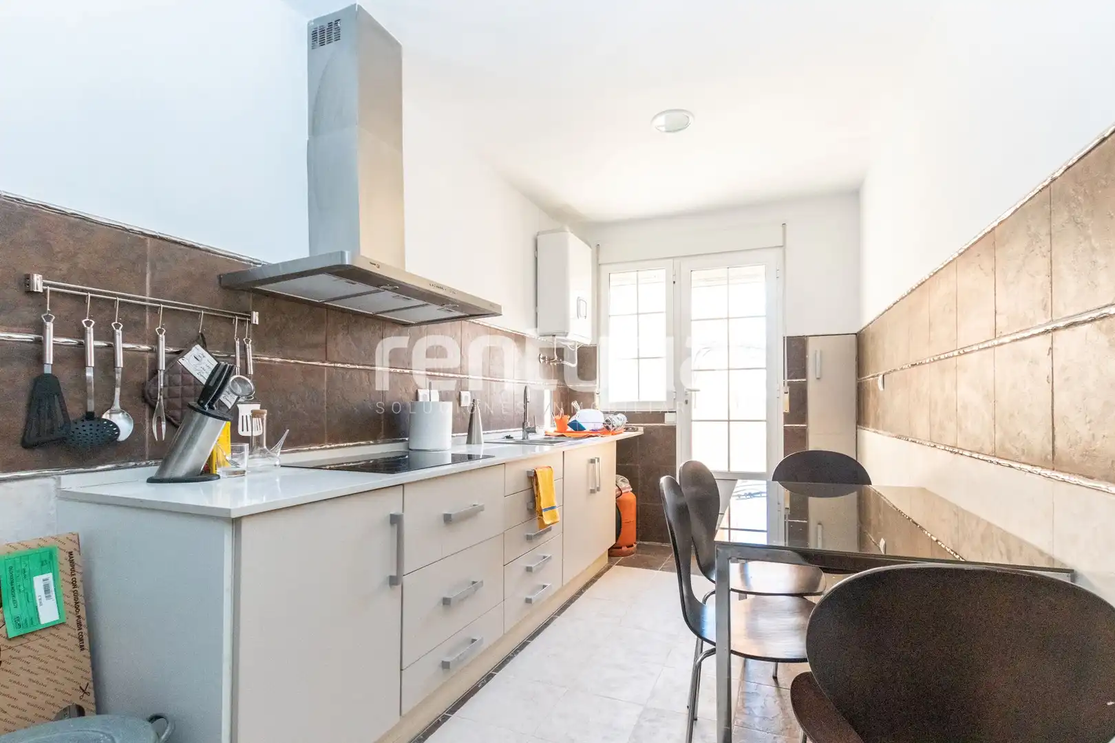 Küche von Wohnung zum Verkauf in La Font de la Figuera mit Klimaanlage, Terrasse und Ofen