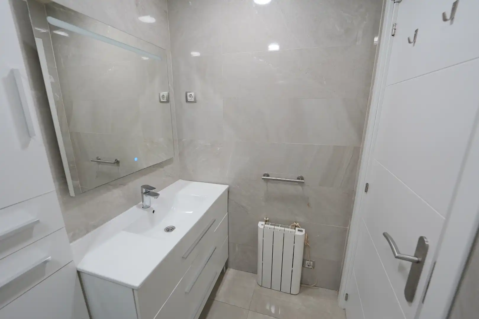 Baño de Piso en venta en Barcelona con Aire acondicionado, Horno y Balcón