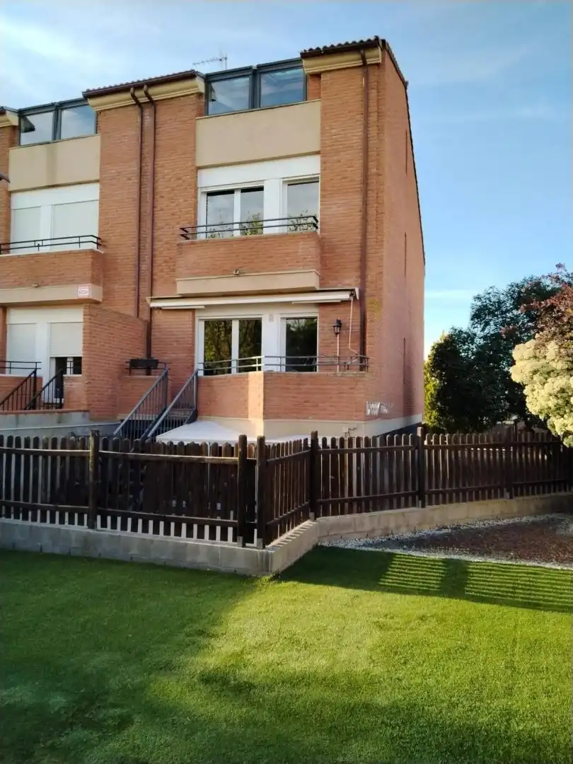 Reihenhaus mit Garten zum Verkauf in Lluís Companys