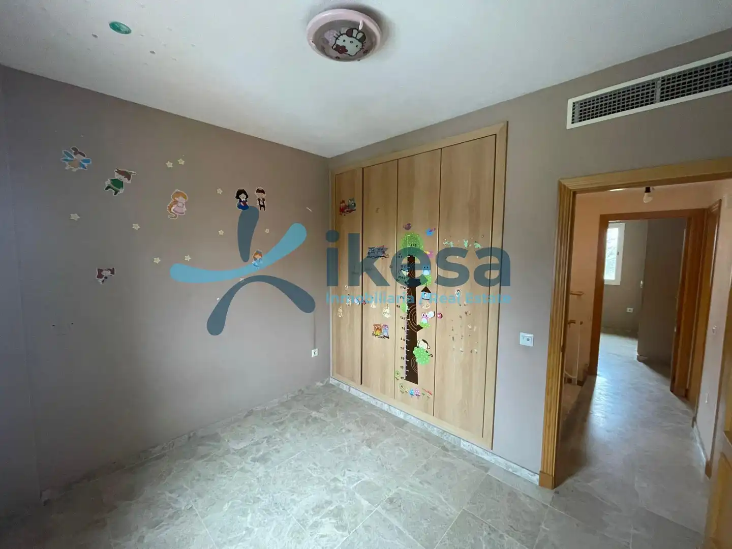 Habitación de Casa adosada en venta en Castilleja de la Cuesta con Aire acondicionado