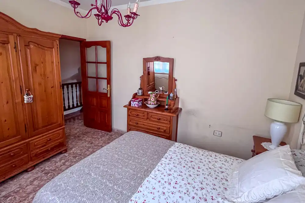 Schlafzimmer von Einfamilien-Reihenhaus zum Verkauf in Agulo