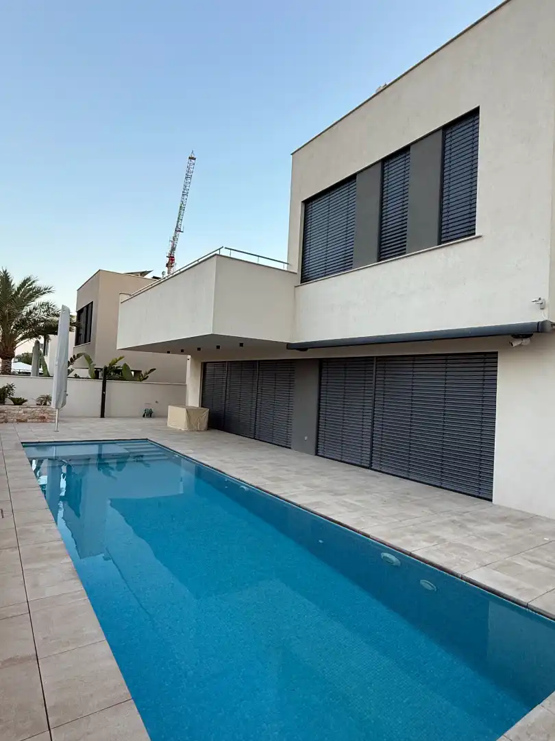 Vista exterior de Casa o chalet en venta en Pilar de la Horadada con Aire acondicionado, Jardín privado y Terraza