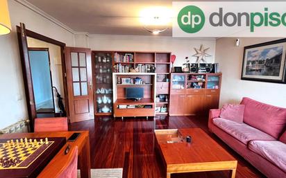 Sala d'estar de Dúplex en venda en Santander amb Traster i Moblat