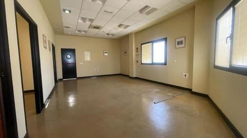 Foto 4 von Gebaude zur Miete in Gelves, Sevilla