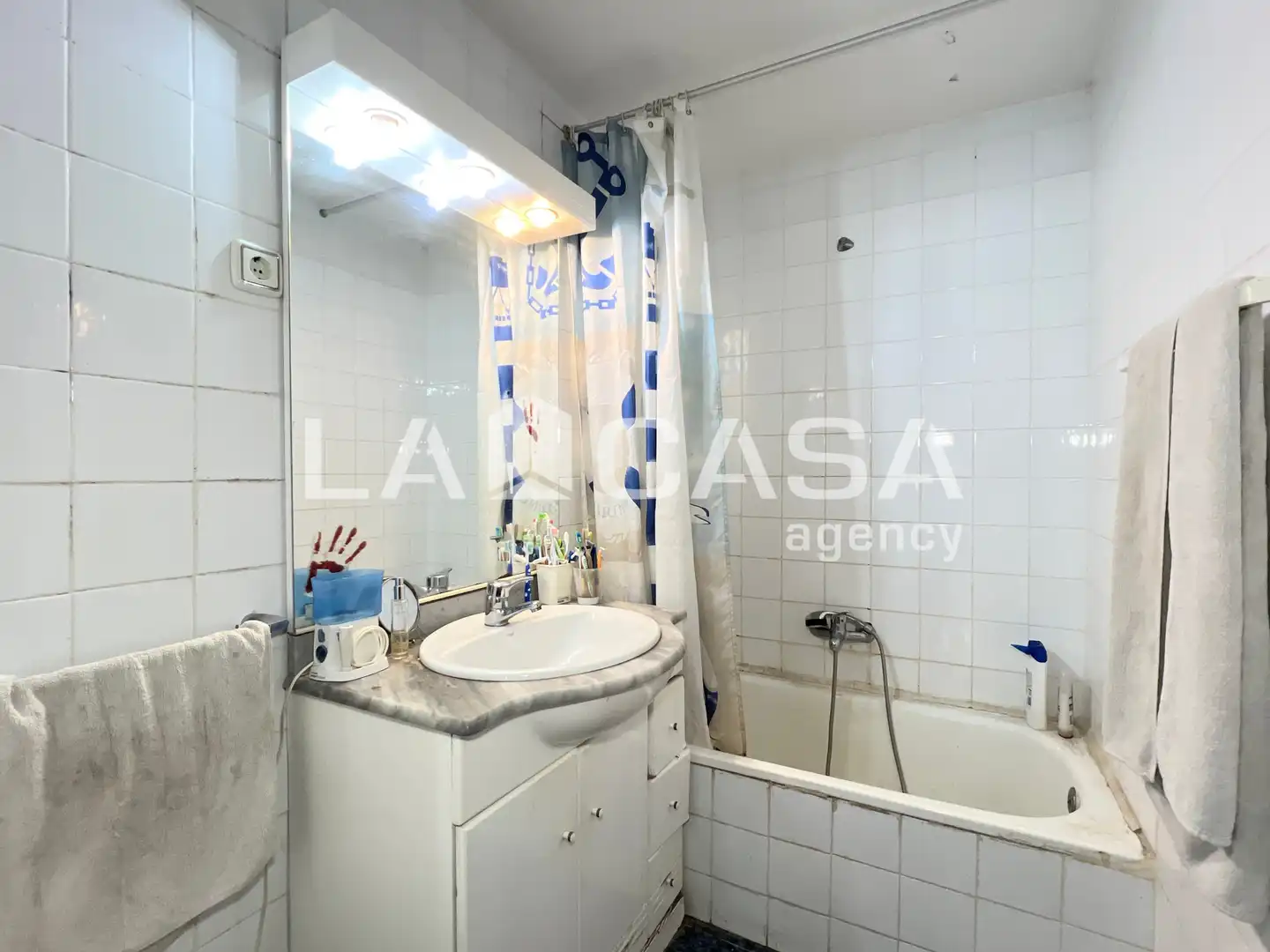 Bathroom of Flat for sale in Badalona  with Balcony