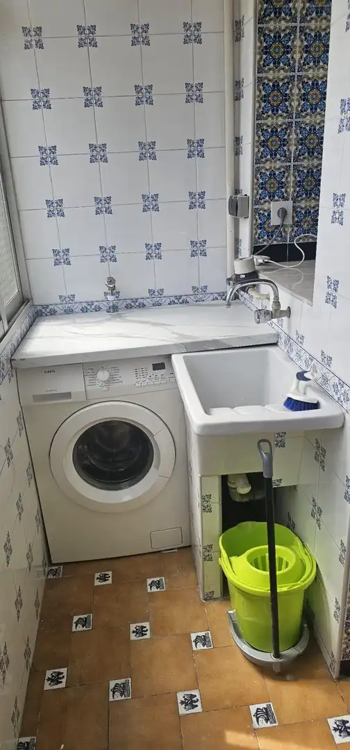 Baño de Piso para compartir en Valencia con Terraza y Amueblado