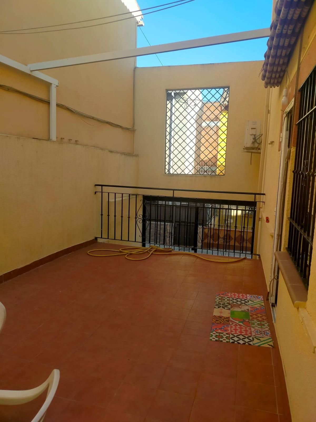 Single-family semi-detached to rent in  Granada Capital  with Private garden, Terrace and Balcony