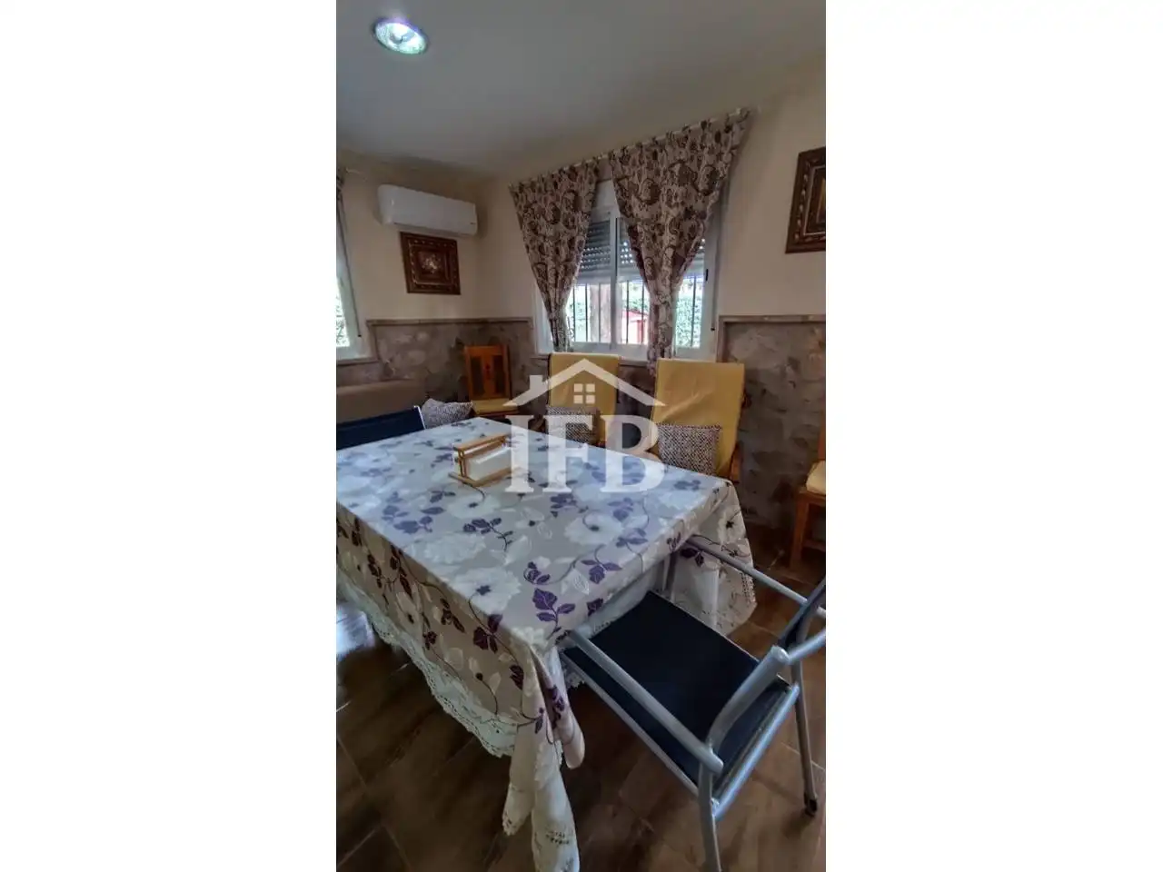 Garden of Country homes for sale in Valverde de Leganés  with Air Conditioner, Heating and Private garden