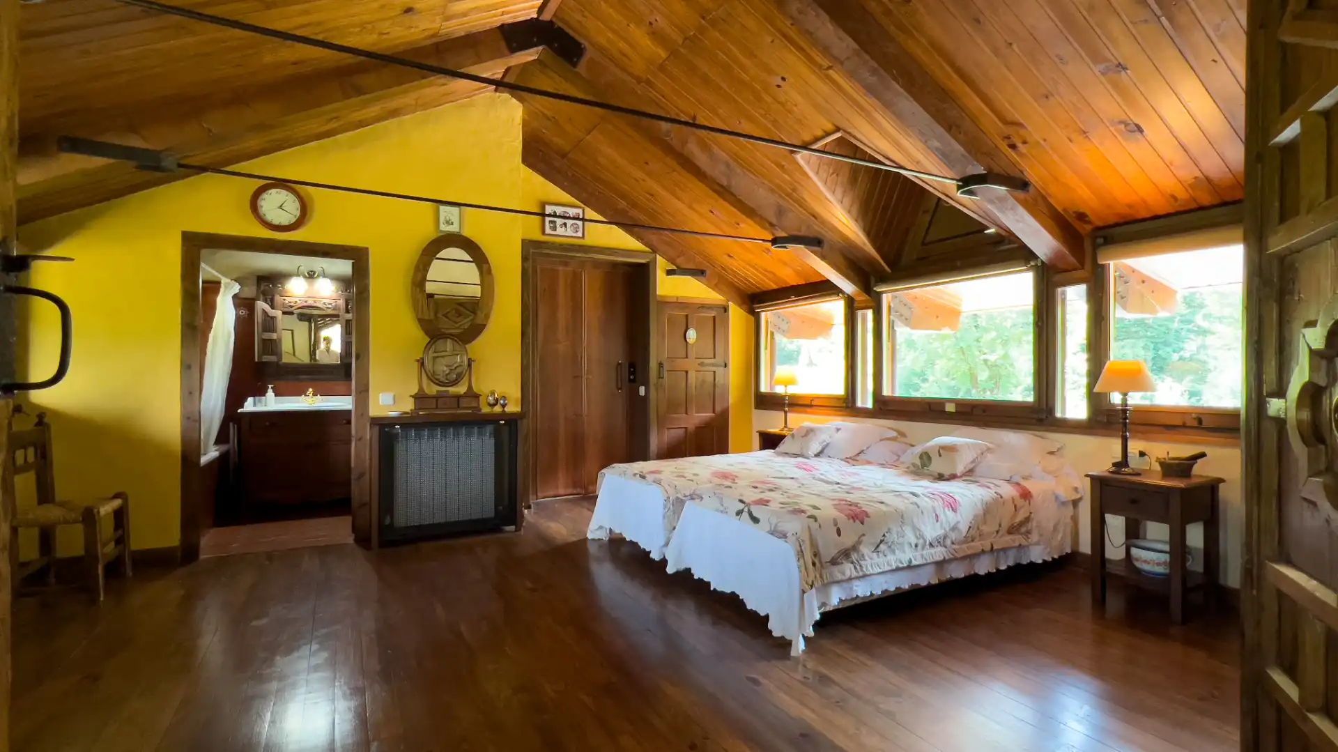 Dormitori de Casa o xalet en venda en Benasque amb Calefacció, Jardí privat i Parquet