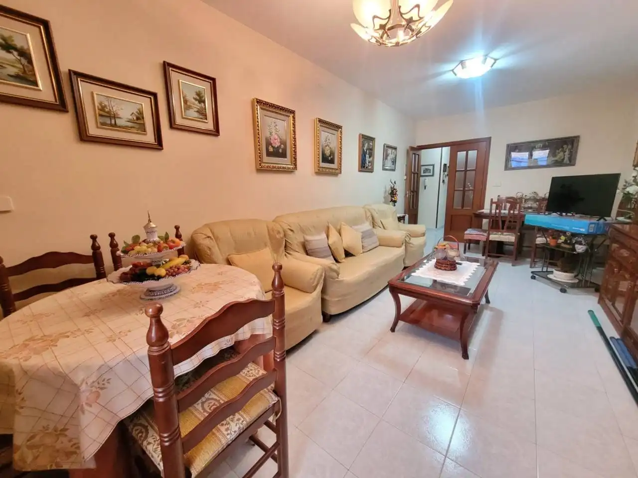Flat with terrace for sale in Baza