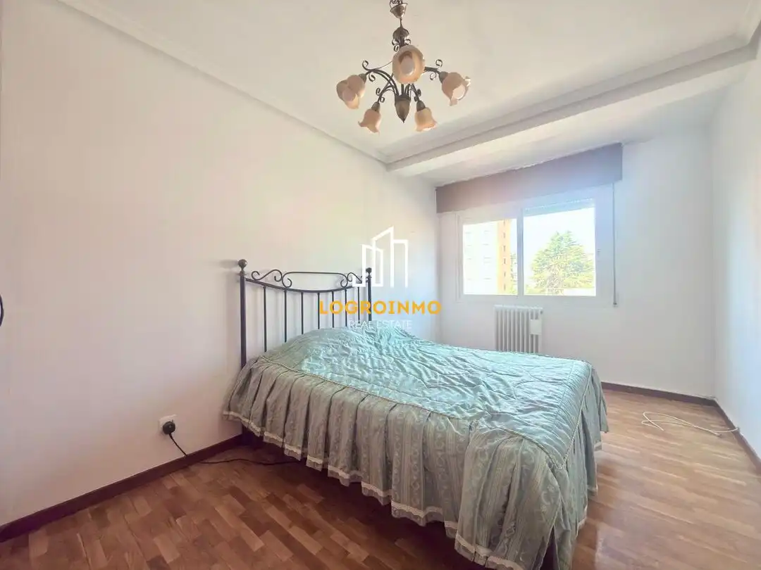 Habitación de Piso en venta en  Logroño con Calefacción, Trastero y Balcón