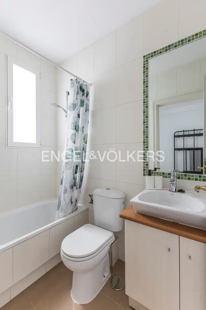 Bathroom of Attic for rent in Barrio de Salamanca