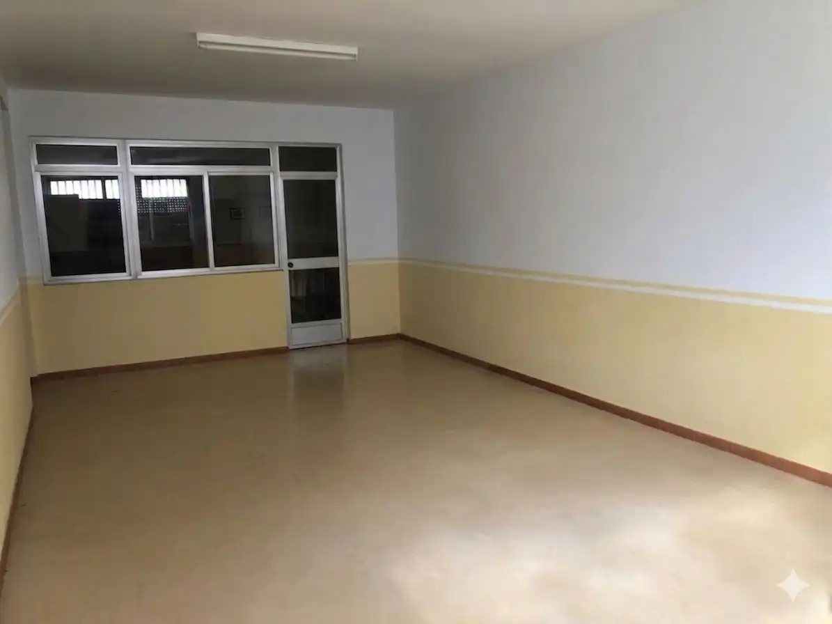 Casa adosada en venda en Cuevas de San Marcos amb Calefacció, Terrassa i Alarma