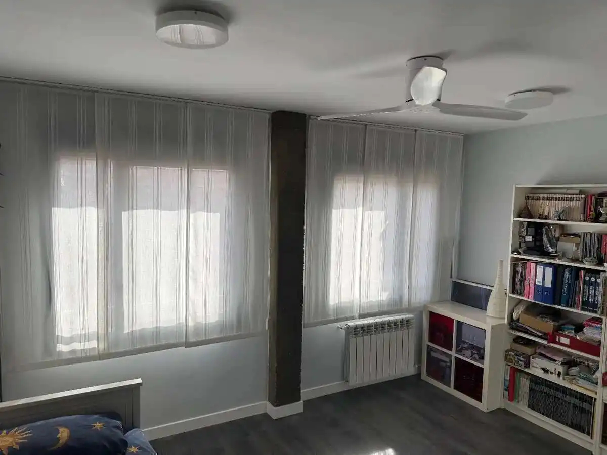 Schlafzimmer von Wohnung zum Verkauf in Barajas