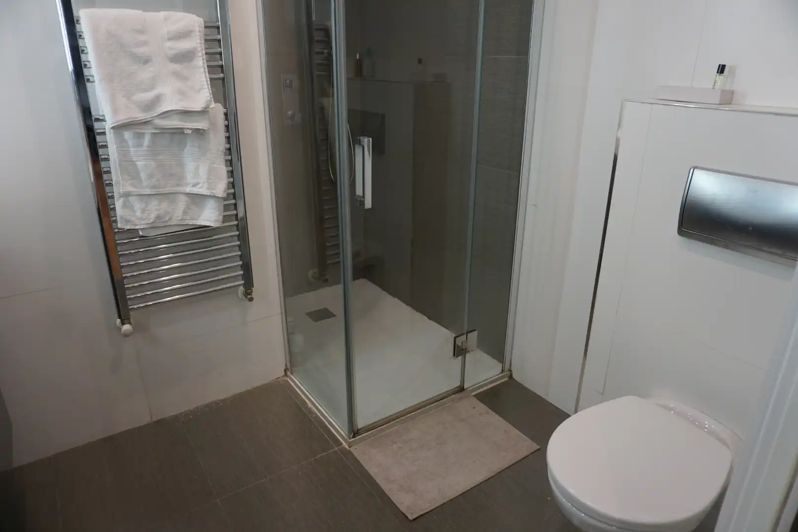 Badezimmer von Wohnung zum Verkauf in Basauri  mit Heizung, Möbliert und Ofen