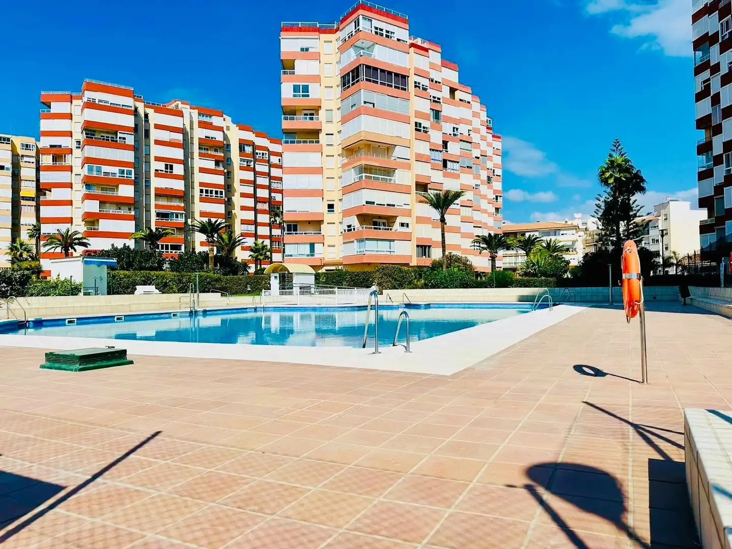 Schwimmbecken von Wohnungen zum Verkauf in Torrox mit Gemeinschaftspool