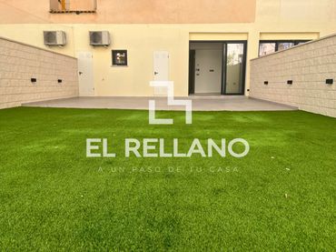 Pis amb jardí en venda a Carrer de Felip II
