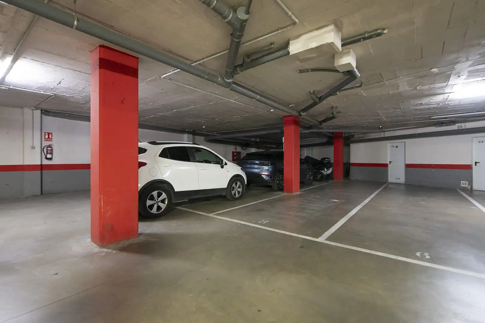 Parking de Piso en venta en Banyoles con Calefacción, Trastero y Balcón