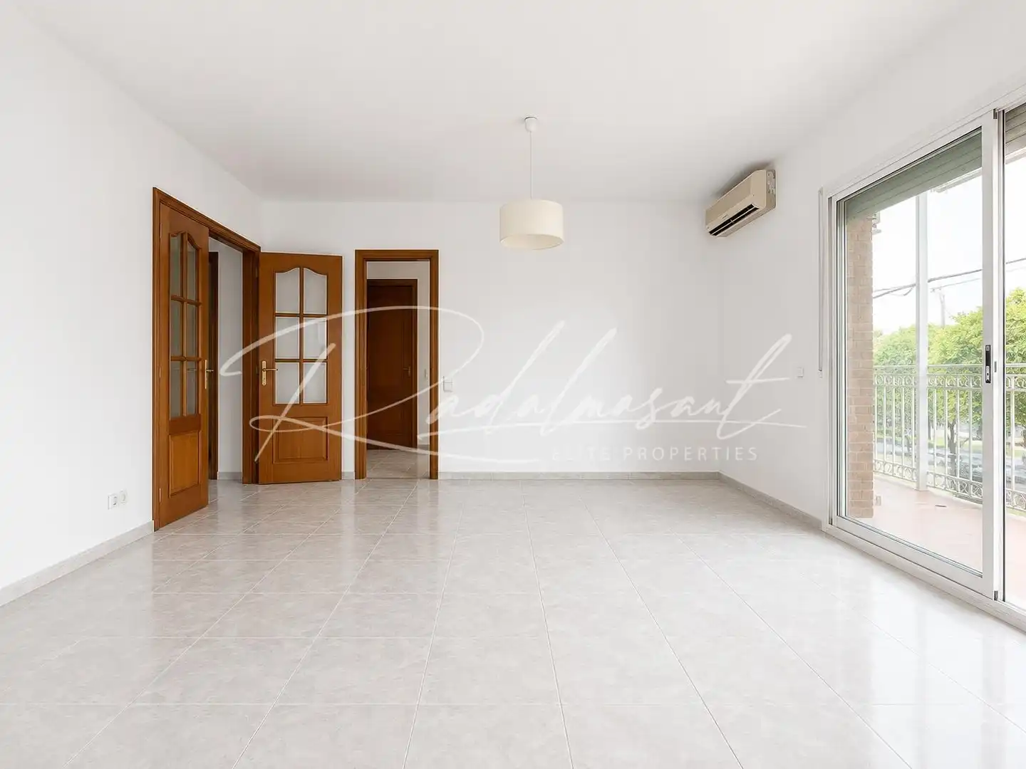 Sala d'estar de Casa o xalet en venda en Reus amb Calefacció, Terrassa i Traster