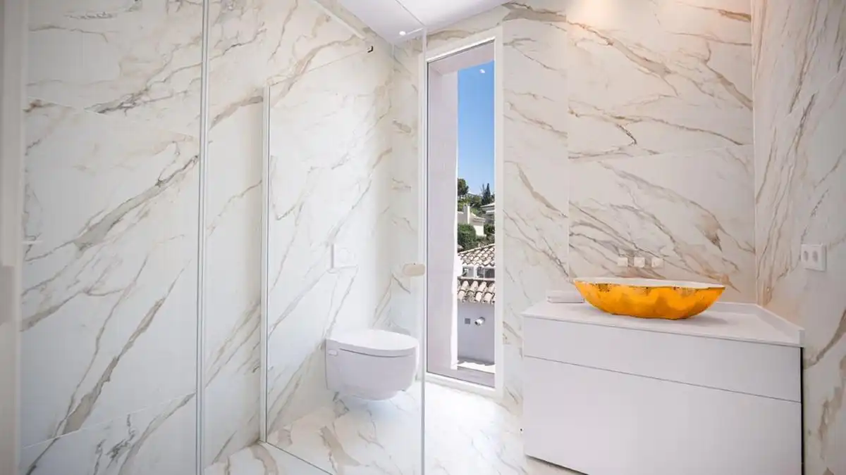 Bathroom of Houses for sale in Marbella  with Air Conditioner, Private garden and Terrace