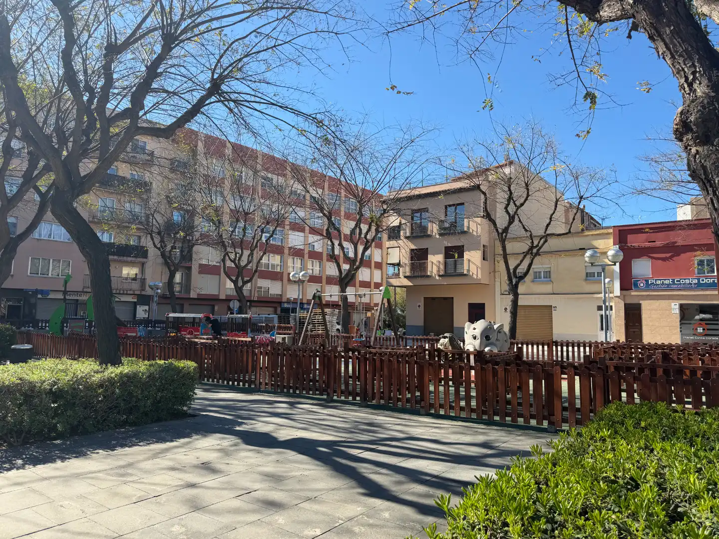 Vista exterior de Casa adosada en venta en Vila-seca con Calefacción, Jardín privado y Amueblado