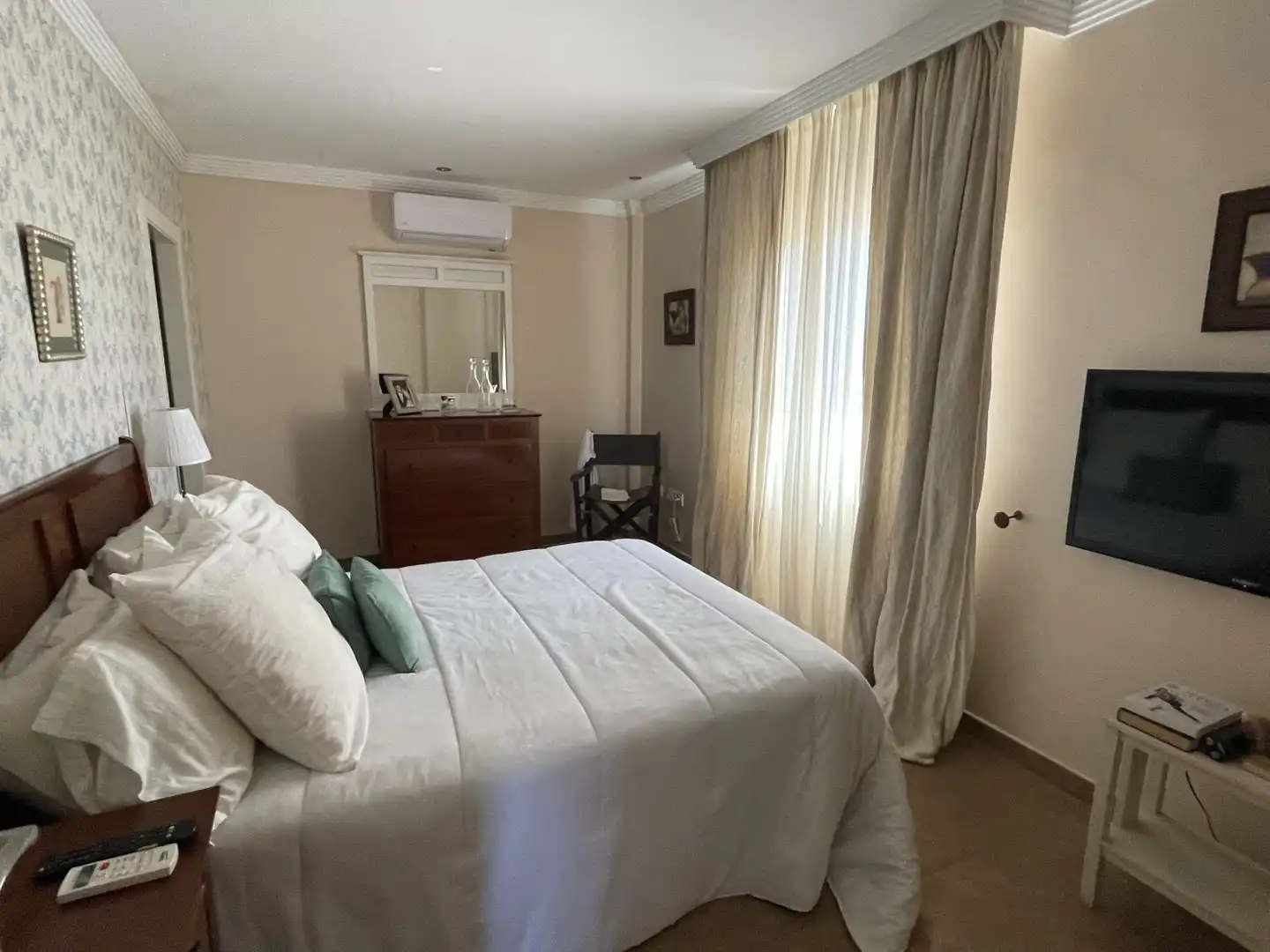 Habitación de Casa o chalet en venta en Algeciras con Aire acondicionado, Calefacción y Jardín privado
