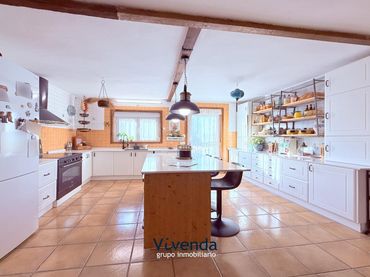 House with pool for sale in Camino Burro
