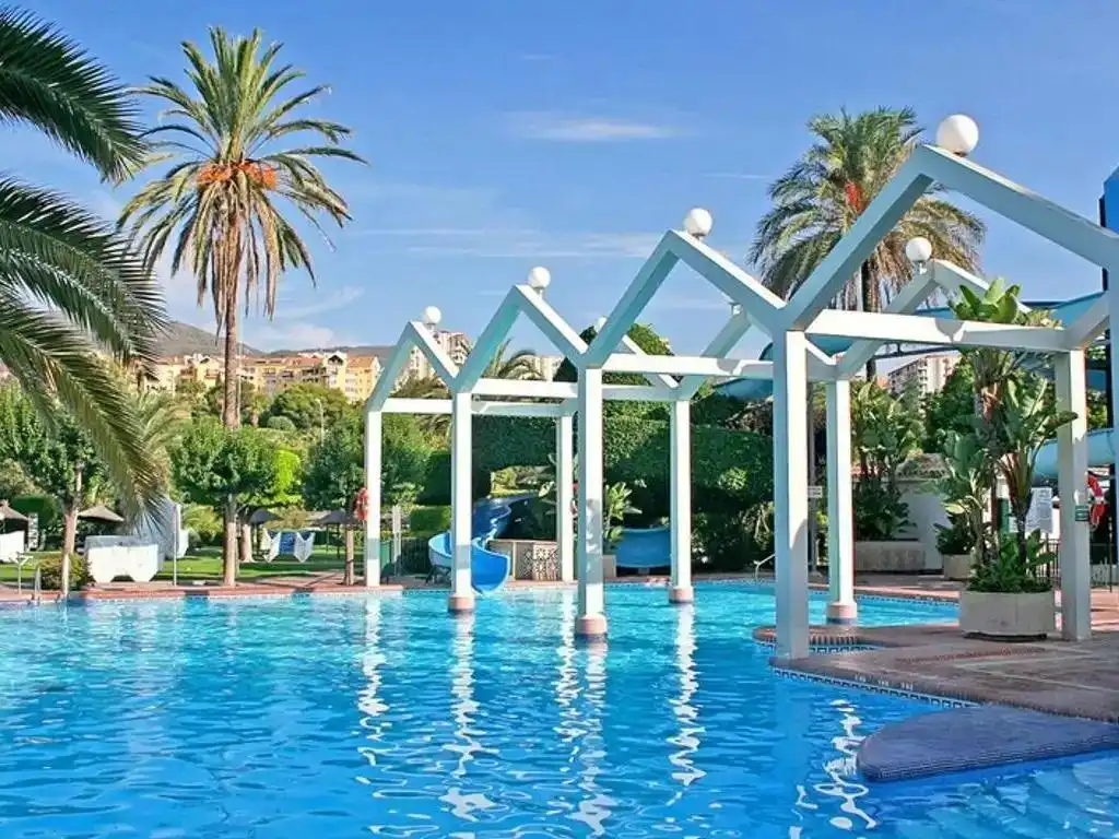 Schwimmbecken von Wohnung zum Verkauf in Benalmádena mit Klimaanlage, Terrasse und Möbliert