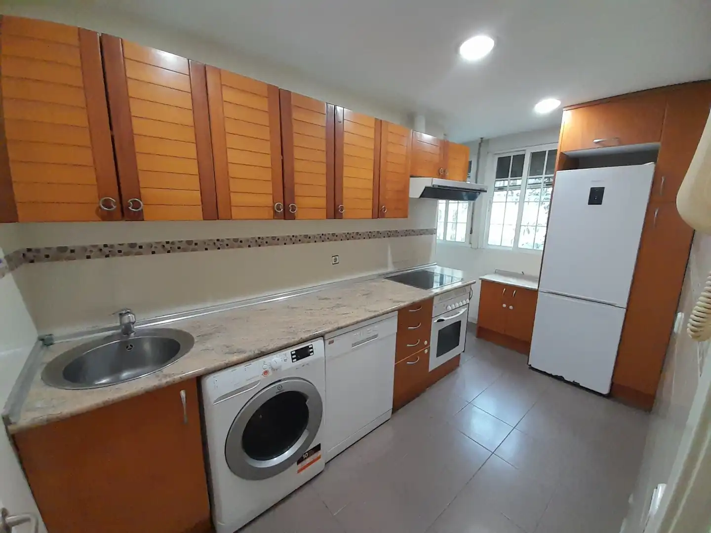 Küche von Wohnung zum Verkauf in  Madrid Capital