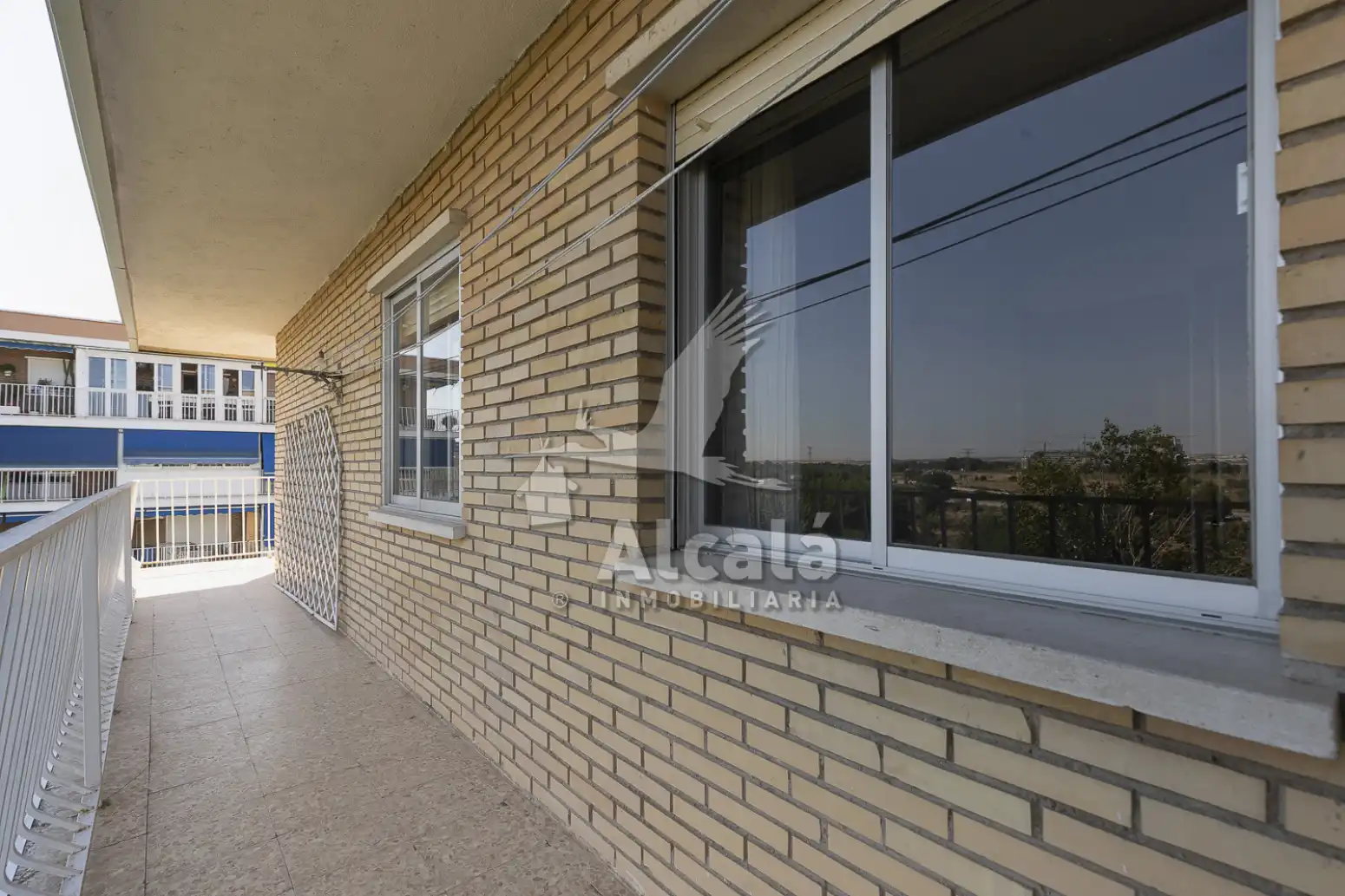 Vista exterior de Piso en venta en Alcalá de Henares con Calefacción, Parquet y Terraza