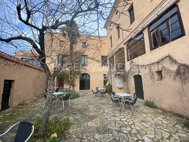 Unique properties for sale in Centre