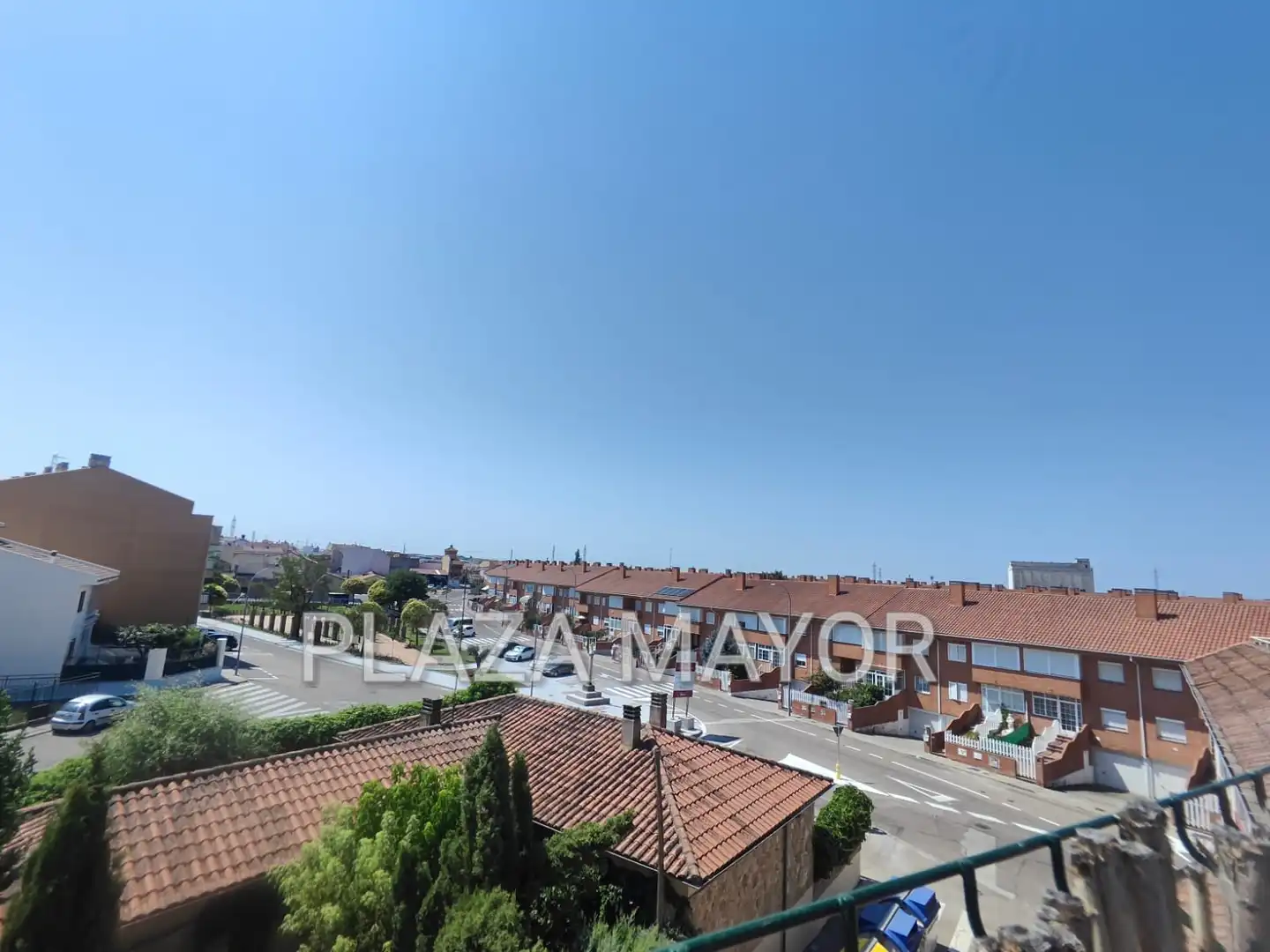 Vista exterior de Àtic en venda en Villares de la Reina amb Calefacció, Parquet i Terrassa
