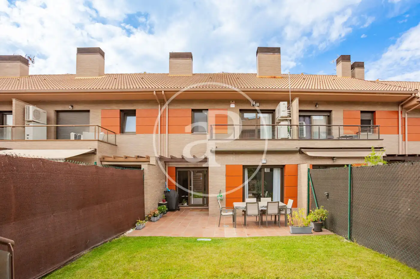 Maison mitoyenne avec piscine à vendre à San Agustín del Guadalix pueblo