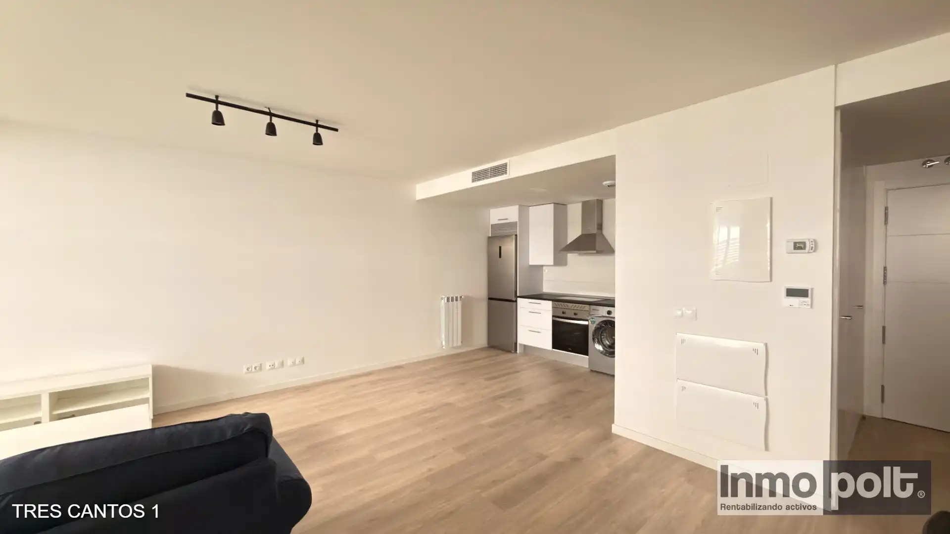 Living room of Flat for rent in Tres Cantos  with Air Conditioner, Furnished and Oven