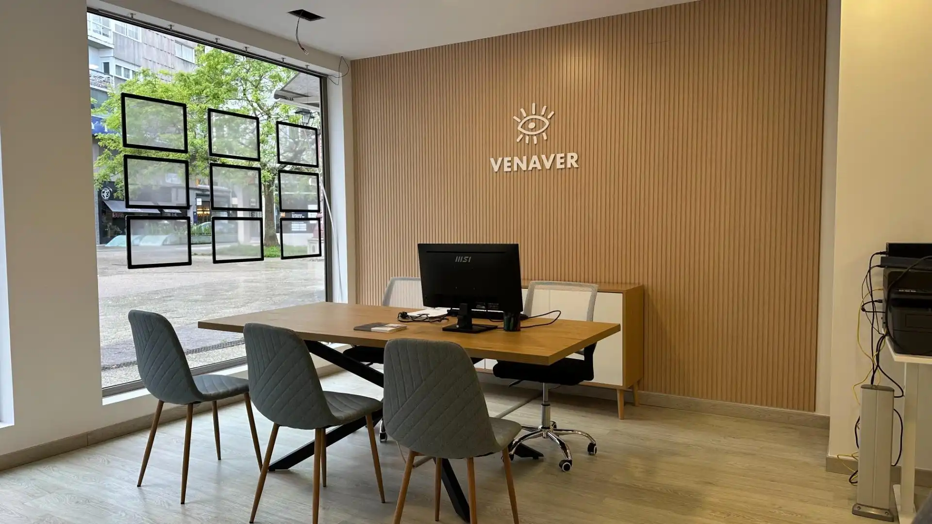 Local comercial de lloguer a Vilagarcía, imagen 2