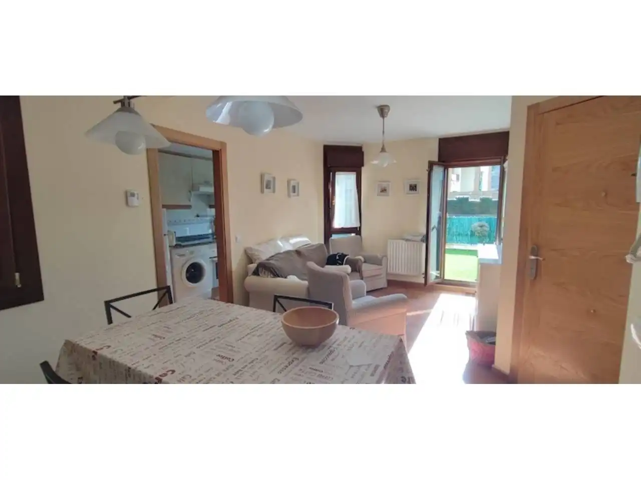 Vista exterior de Dúplex en venda en Llanes amb Jardí privat, Terrassa i Moblat