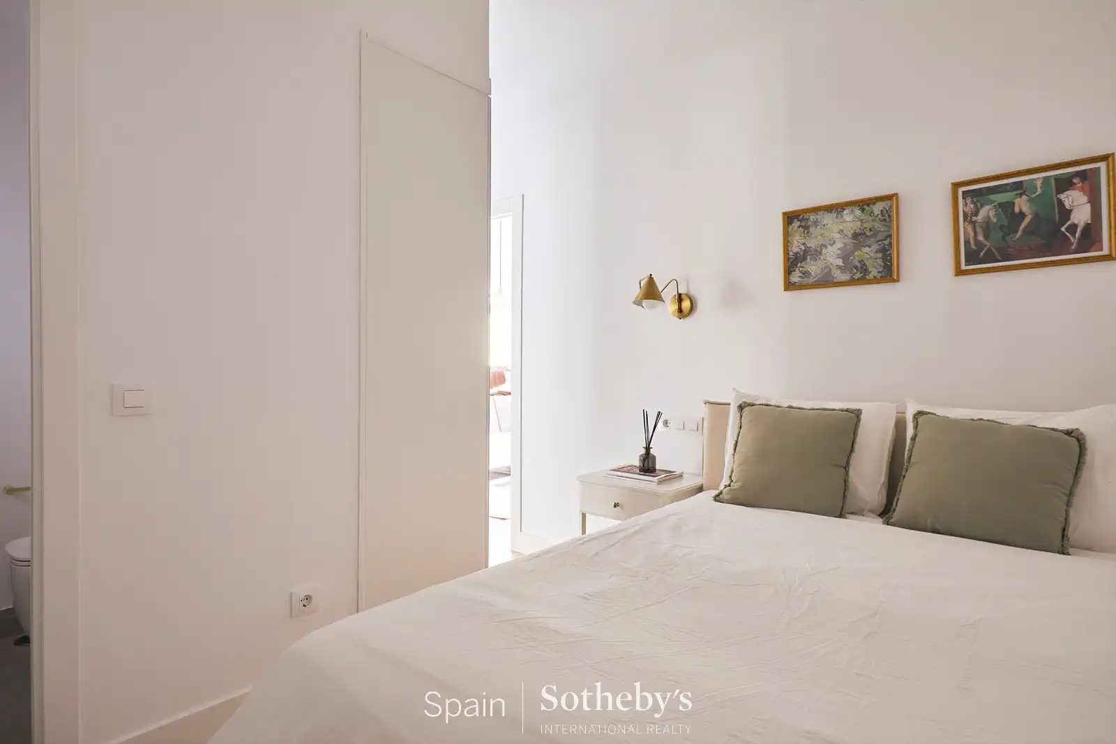 Bedroom of Apartments for sale in Madrid  with Air Conditioner and Heating