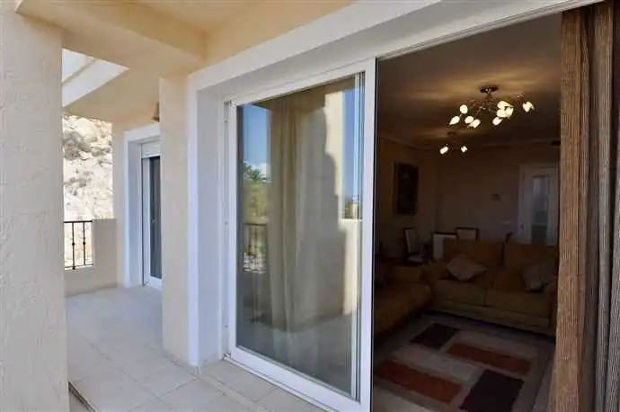 Terrassa de Apartament en venda en Calpe / Calp amb Aire condicionat, Calefacció i Jardí privat