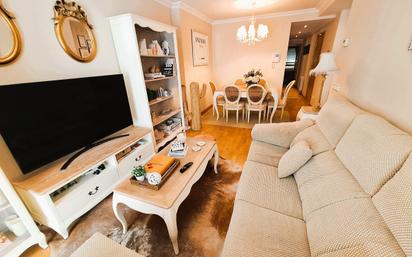 Living room of Flat for sale in Valladolid Capital  with Balcony