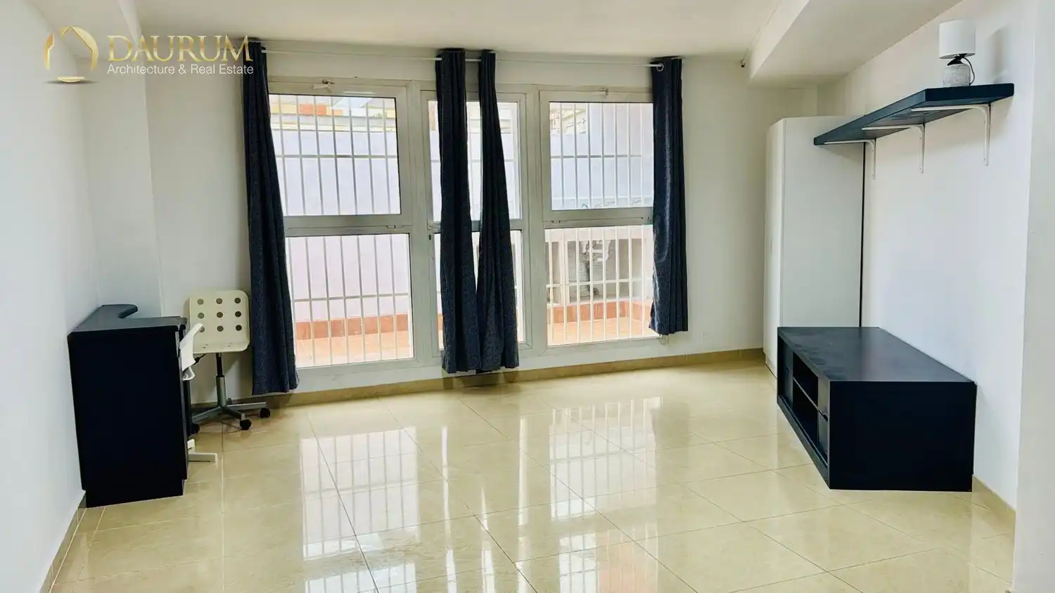 Sala de estar de Oficina en venta en Quart de Poblet con Aire acondicionado, Terraza y Amueblado