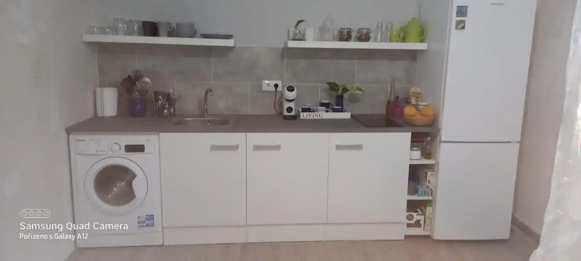 Cuina de Casa adosada en venda en Escatrón amb Aire condicionat, Jardí privat i Moblat