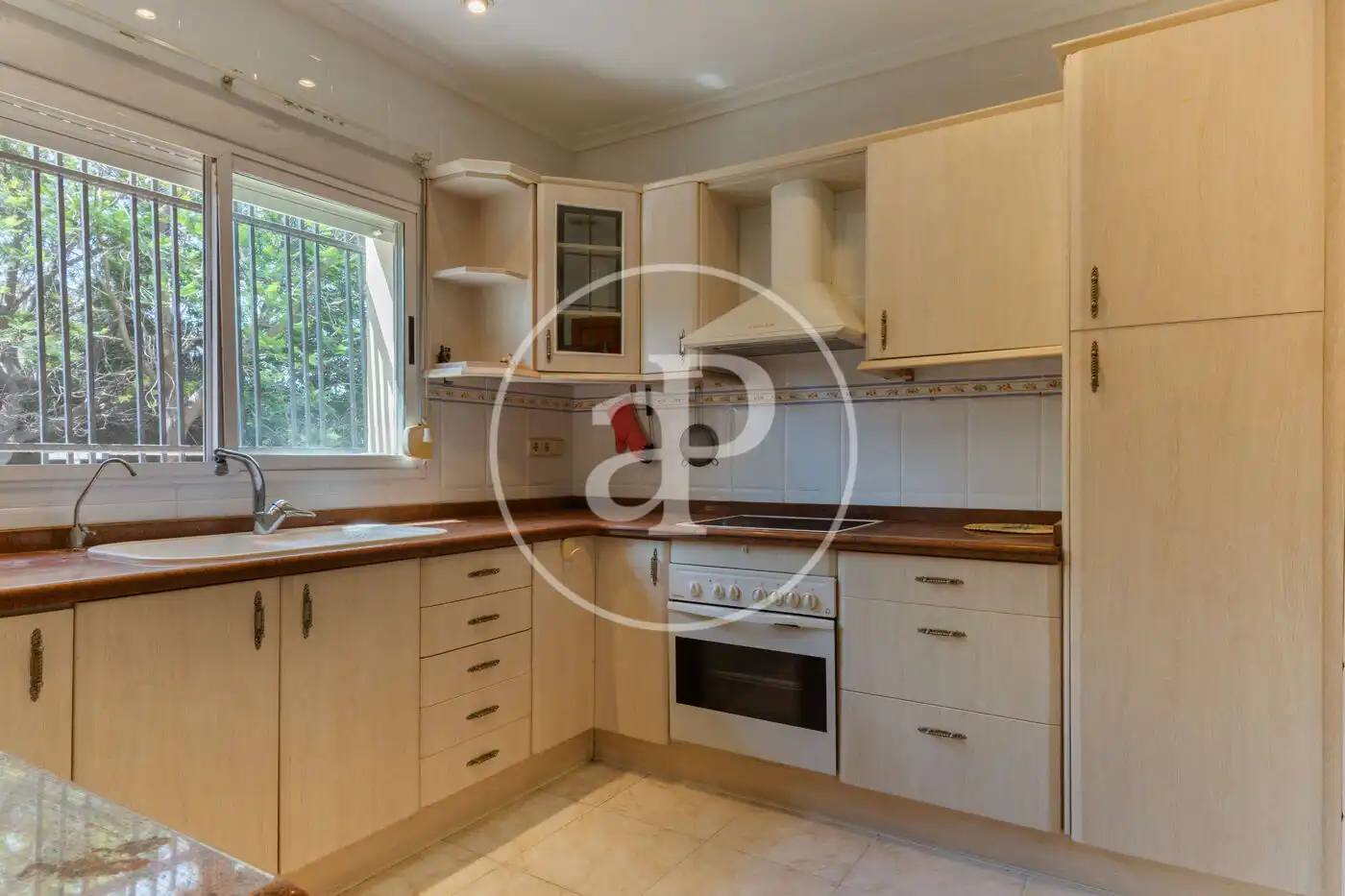Cocina de Casa o chalet en venta en Paterna con Aire acondicionado, Calefacción y Jardín privado