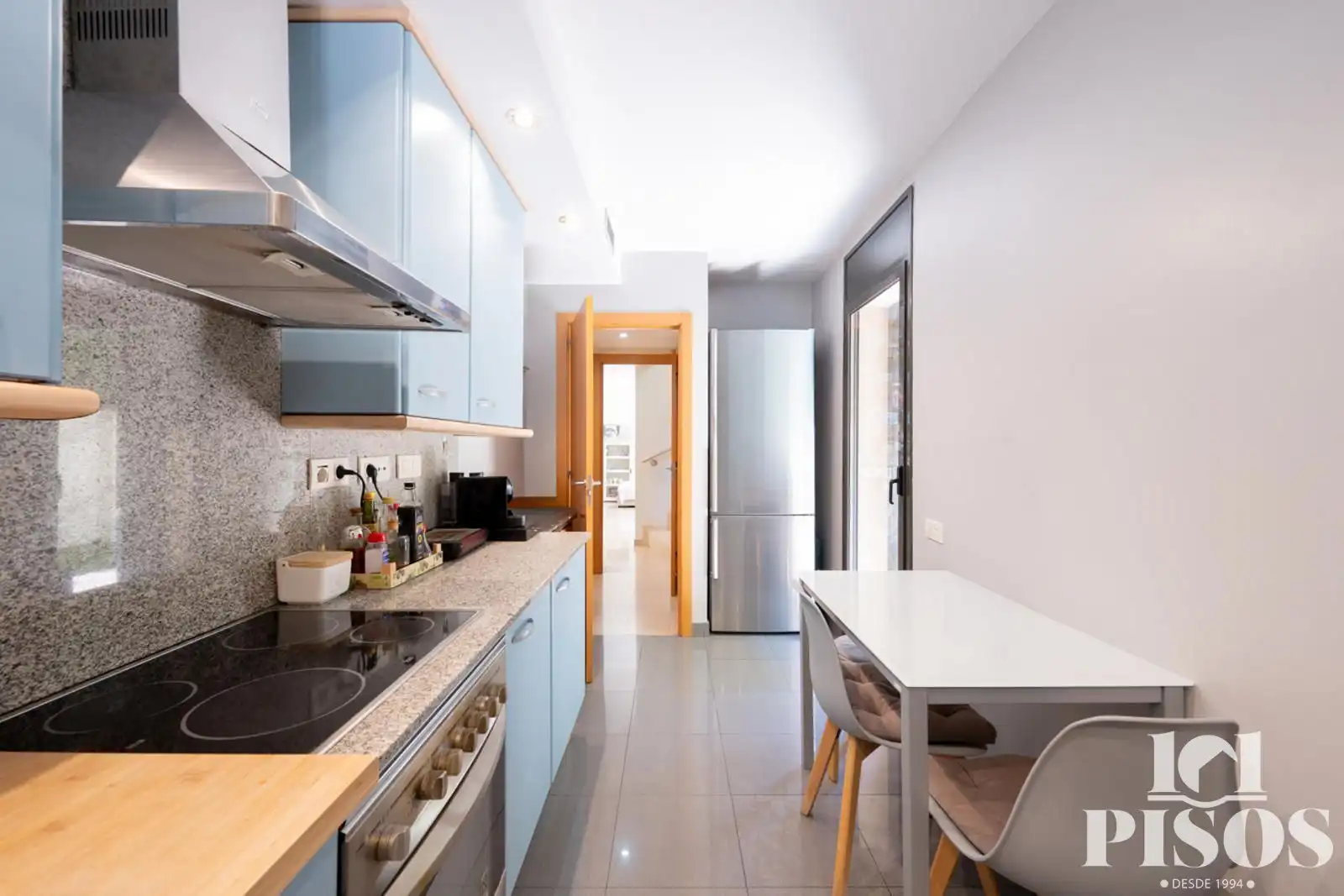 Cocina de Dúplex en venta en Sant Cugat del Vallès con Aire acondicionado, Calefacción y Jardín privado