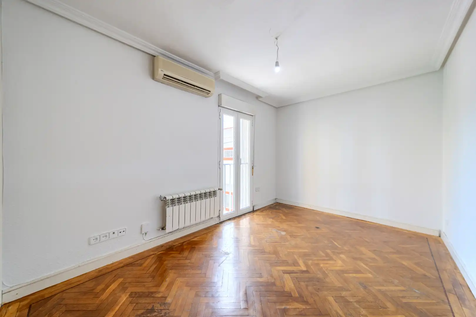 Habitación de Casa adosada en venta en Madrid con Aire acondicionado, Calefacción y Terraza