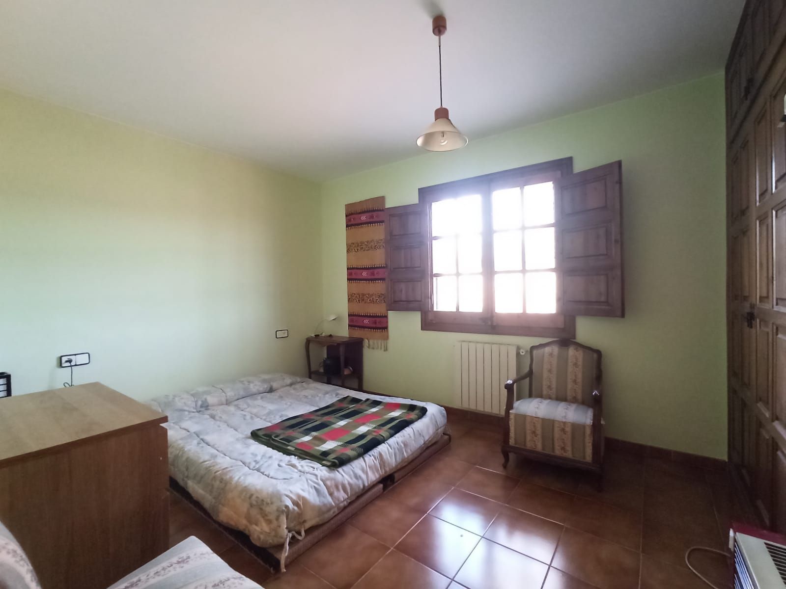 Dormitori de Finca rústica en venda en Vilopriu amb Jardí privat, Terrassa i Moblat