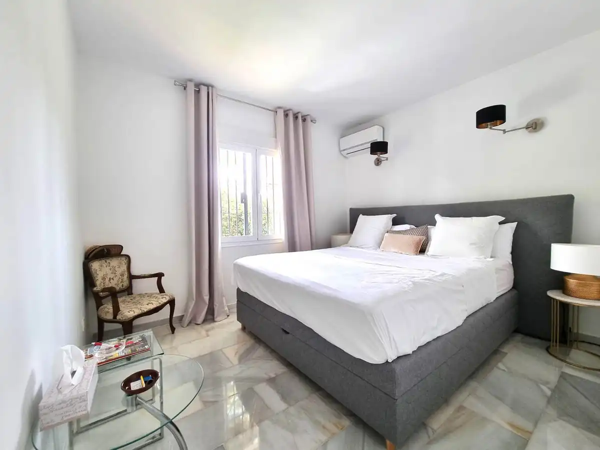 Dormitori de Casa o xalet en venda en Mijas amb Aire condicionat, Calefacció i Jardí privat