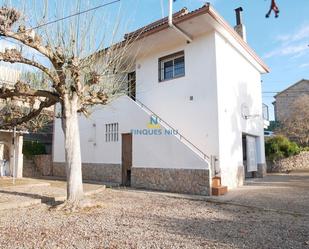 Vista exterior de Casa o xalet en venda en Sils amb Calefacció, Jardí privat i Forn