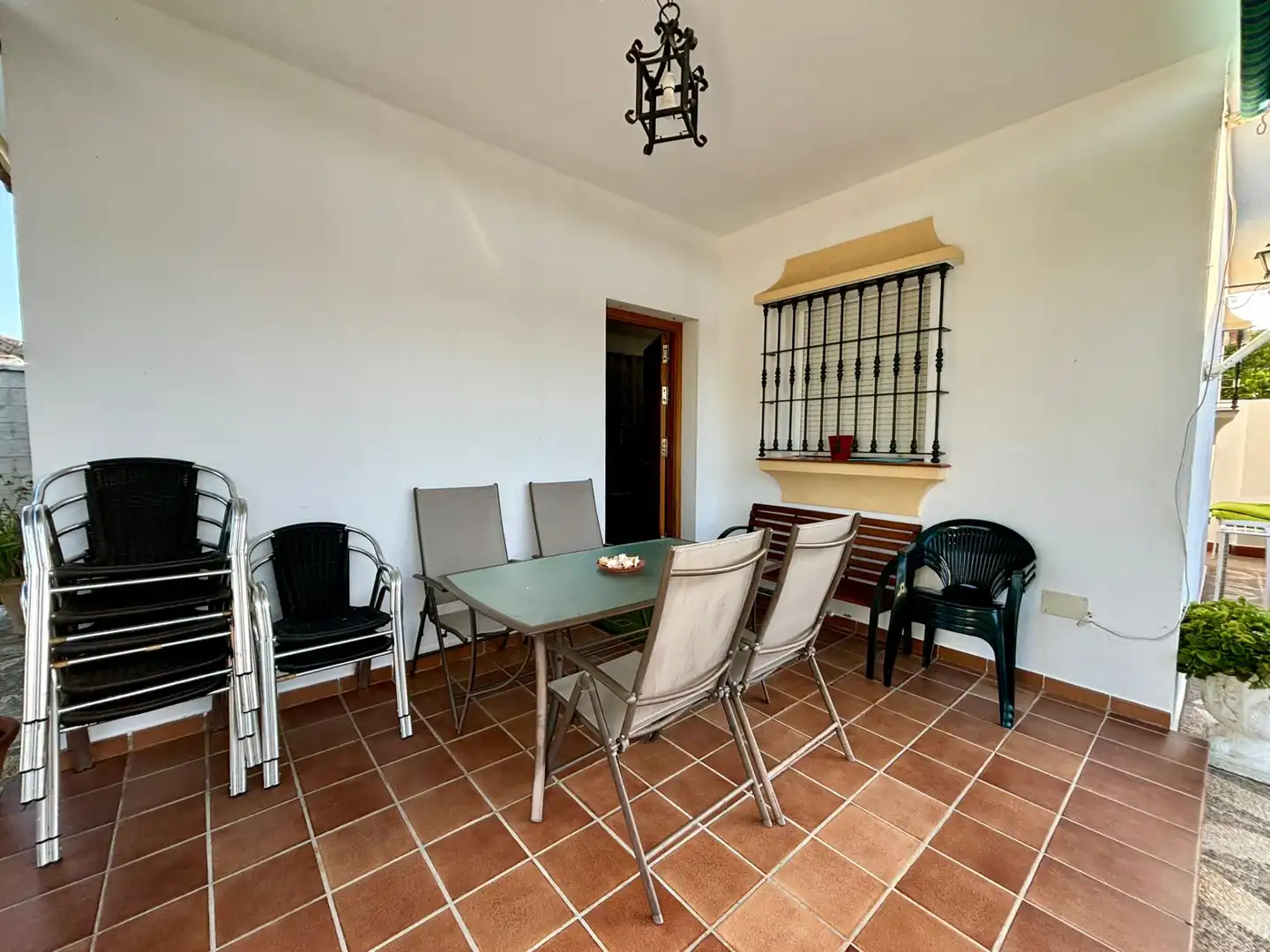 Terrassa de Casa o xalet en venda en Arcos de la Frontera amb Jardí privat, Traster i Piscina