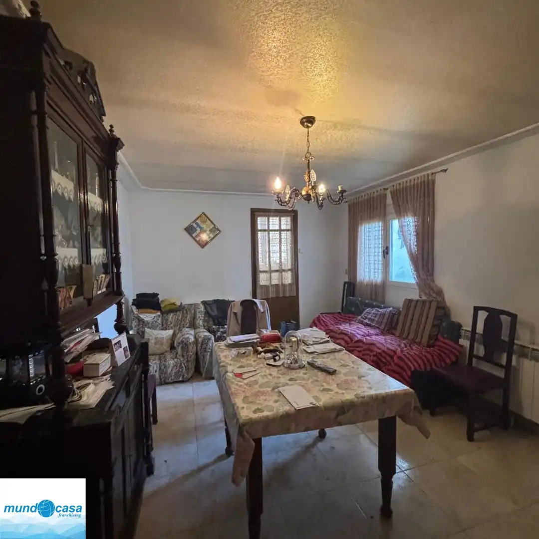 Wohnzimmer von Country house zum Verkauf in Escatrón mit Privatgarten und Terrasse